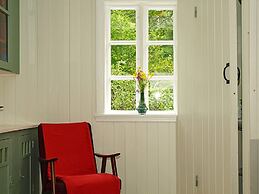 6 Person Holiday Home in Lonevag