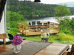 6 Person Holiday Home in Lonevag