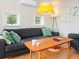 6 Person Holiday Home in Hejls