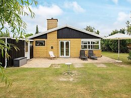 5 Person Holiday Home in Vaeggerlose