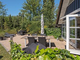 6 Person Holiday Home in Vaeggerlose