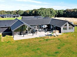 5 Star Holiday Home in Sydals
