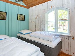 6 Person Holiday Home in Hovborg