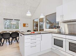 5 Star Holiday Home in Vaeggerlose