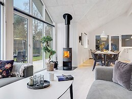 5 Star Holiday Home in Vaeggerlose