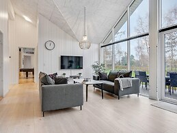 5 Star Holiday Home in Vaeggerlose
