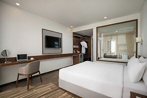Mangata Beachfront Hotel