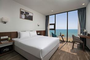 Mangata Beachfront Hotel