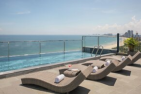 Mangata Beachfront Hotel
