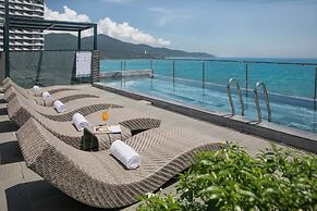 Mangata Beachfront Hotel