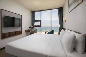 Mangata Beachfront Hotel