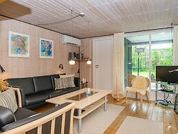 6 Person Holiday Home in Pandrup