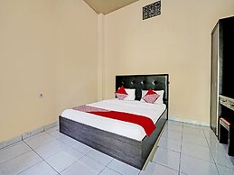 OYO Life 91873 Nugraha Kost