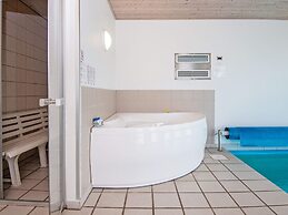 5 Star Holiday Home in Hejls
