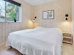 5 Star Holiday Home in Vaeggerlose