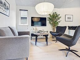 5 Star Holiday Home in Vaeggerlose