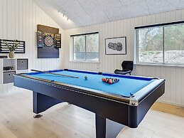 5 Star Holiday Home in Vaeggerlose