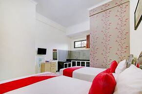 Capital O 90151 Guest House 180