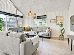 5 Star Holiday Home in Spottrup