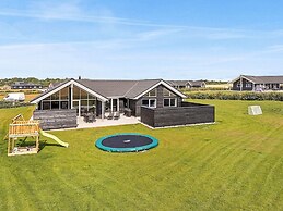 5 Star Holiday Home in Spottrup