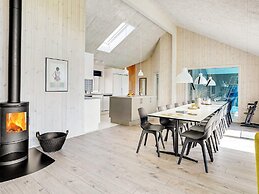 5 Star Holiday Home in Spottrup