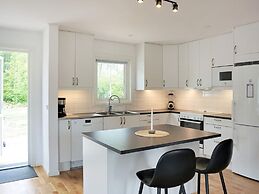 6 Person Holiday Home in Lottorp