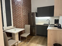 Tony's Apartments