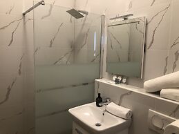 Tony's Apartments