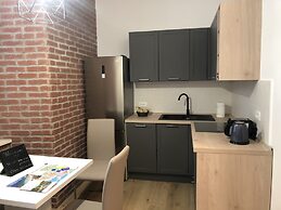 Tony's Apartments