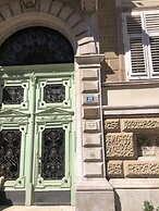 Tony's Apartments