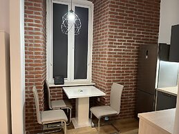 Tony's Apartments