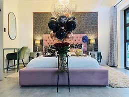 24 On Basil Boutique Luxury Hotel