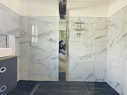 24 On Basil Boutique Luxury Hotel