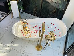 24 On Basil Boutique Luxury Hotel