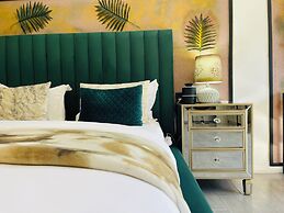 24 On Basil Boutique Luxury Hotel