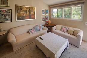 Violeta s Seaview Apartment in Rhodes