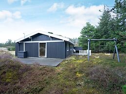 6 Person Holiday Home in Blokhus