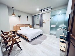 RiverChill Inn