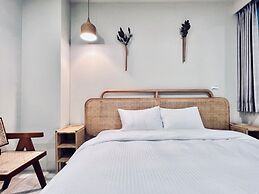 RiverChill Inn