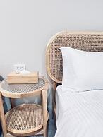 RiverChill Inn