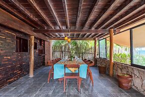 Casa Aakbal