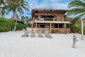 Casa Aakbal