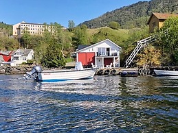 6 Person Holiday Home in Tysse