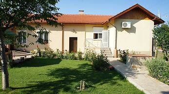 Guest House & Rooms Chris Toros