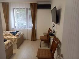 Guest House & Rooms Chris Toros
