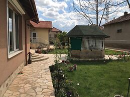 Guest House & Rooms Chris Toros