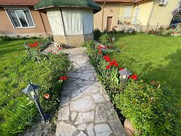 Guest House & Rooms Chris Toros