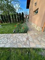 Guest House & Rooms Chris Toros
