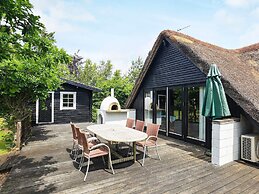 8 Person Holiday Home in Hojslev