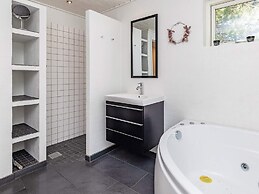 6 Person Holiday Home in Hojslev